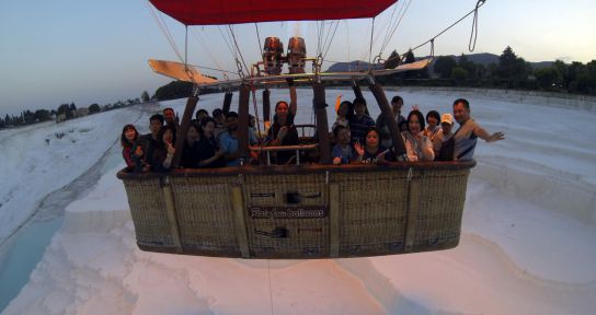 Pamukkale balon turları 3 gün kadın pilotlar ile yapıldı