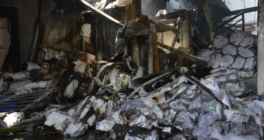 Yangın çıkan kumaş fabrikasında 60 kişi işsiz kaldı