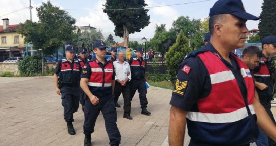 Yol kesip babayı öldüren, oğlu da yaralayan 4 kişi tutuklandı