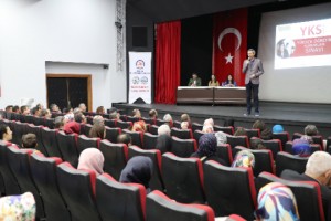 Eğitim için El Ele’den velilere seminer