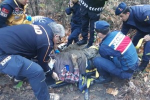 Kayıp olarak aranıyordu, uçurumda donmak üzereyken bulundu