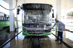 Büyükşehir otobüsleri her gün temizleniyor