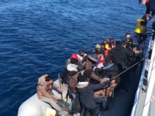 196 göçmen Sahil Güvenlik ekiplerince kurtarıldı