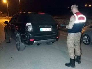 Kına gecesinden çıkan öfkeli damat kaza yaptı: 3 yaralı