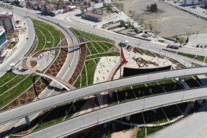 Denizli’nin cadde ve sokaklarının bomboş hali havadan görüntülendi