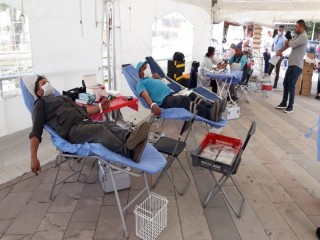 Azalan kan stoklarına Alaşehirden 300 ünite kan bağışıyla destek