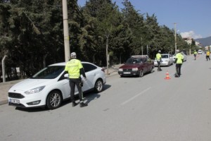 Denizli'de sürücü ve yolculara yönelik 'korona denetimi'