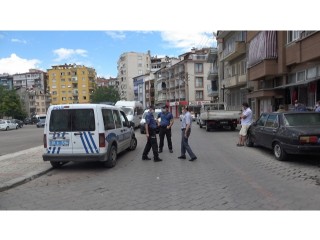 Gençlerin silah merakı polisi alarma geçirdi