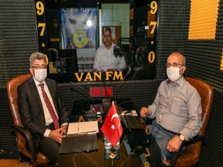 Van Valisi Bilmez; “Korona virüs artık Van sokaklarında”