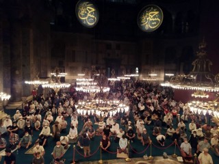 Ayasofya-i Kebir Cami-i Şerifi ilk günkü heyecanla dolup taşmaya devam ediyor