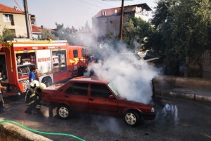 Denizli’de otomobil yangını