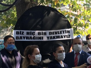 Yunanistan Büyükelçiliği önüne siyah çelenk bırakıldı