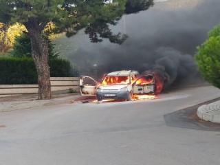 Denizli’de araç yangını