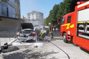 Araç yangınları arttı, uzmanlar düzenli bakım konusunda uyardı
