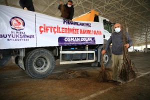 Büyükşehir üreticinin yüzünü güldürmeye devam ediyor
