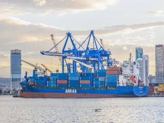 Doğu Akdeniz’de hukuk dışı arama yapılan Roseline A gemisi İzmir Limanı’na yanaştı