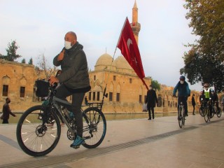 Türk bayraklı bisikleti ile dünyayı geziyor