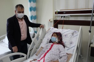 Karnından taşan dev tümör başarılı operasyonla alındı