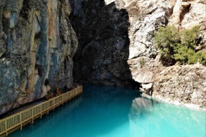 Türklere özgü turkuaz rengiyle ünlü Acıpayam Kanyonu turizme hazırlanıyor