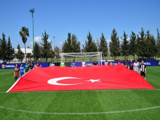 Turkcell Kadın Futbol Ligi’nde 23 Nisan coşkusu