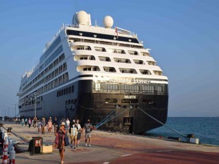 Zenginler Gemisi’ Azamara Journey Kuşadası’nda