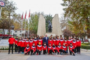 Başkan Zolan Büyükşehir Belediyespor sporcularını uğurladı