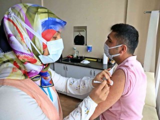 Aydında yerli aşı Turkovac uygulanmaya başlıyor