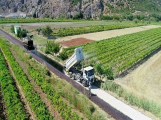 Şehzadeler belediyesi ovada 35 kilometre yolu asfaltla buluşturdu