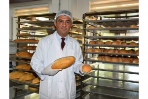 Sahra mutfağı 8 bin depremzedeye sıcak yemek hizmeti sunuyor