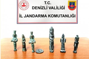 Tarihi eser kaçakçıları 6 parça heykel ve sikkeyle birlikte yakalandı