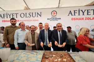 Denizlililer, Büyükşehir’in aşure hayrında buluştu