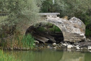 Kanuni'yi Rodos seferine götüren tarihi köprü yok oluyor