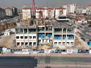 Selçuklu Belediyesinin Toplum Ruh Sağlığı Merkezi ve Sağlıklı Hayat Merkezi hızla yükseliyor