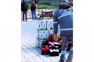 Denizli'de sahte 4 bin 500 litre zeytinyağı ile 980 kilo bal imha edildi