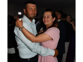 Serinlemek için gölete giren koca öldü, eşi son anda kurtarıldı