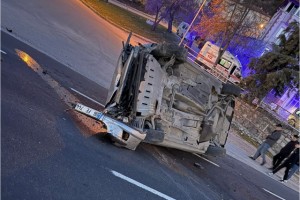 Denizli-Serinhisar karayolunda 2 araç takla attı; 5 yaralı