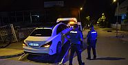 Bacağından vurulan şahıs kendi otomobili ile hastaneye gitti