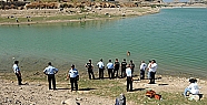 Denizli’de barajın suyu çekilince bomba ve mermiler ortaya çıktı