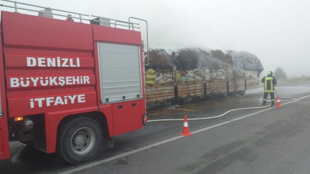 Tır dorsesindeki yangında 500 çuval kekik yandı