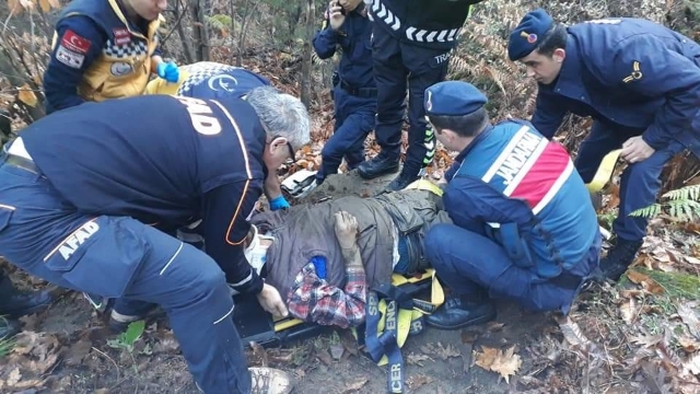 Kayıp olarak aranıyordu, uçurumda donmak üzereyken bulundu