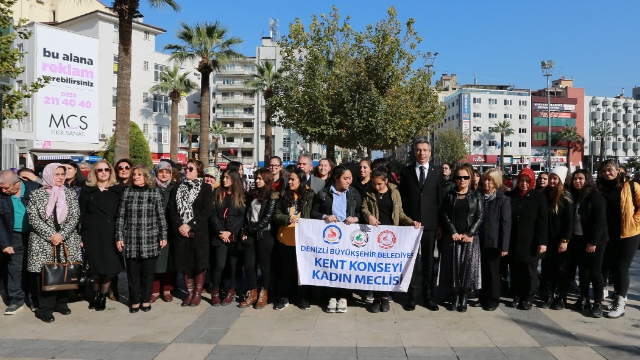 Büyükşehir Kadın Meclisi'nden Ata'ya minnet