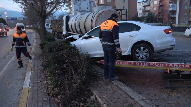 Denizli'de trafik kazası: 3 yaralı