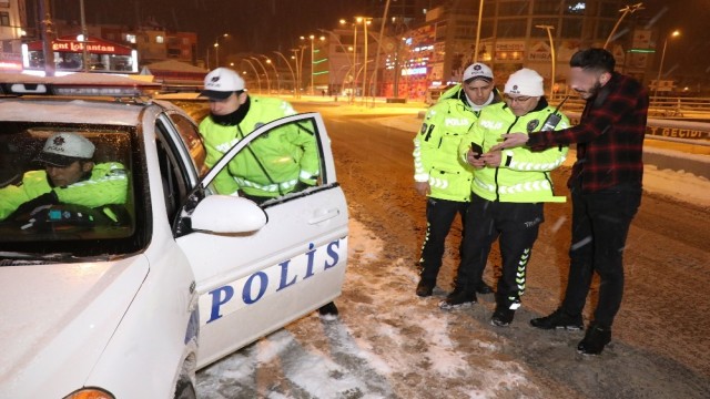 Karlı yolda drift atan alkollü stajyer sürücü: “Hava karlı, kar lastiğim yok”