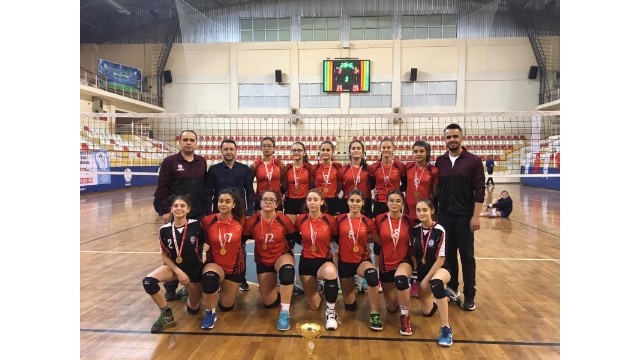 Voleybolda şampiyon Büyükşehir Belediyespor