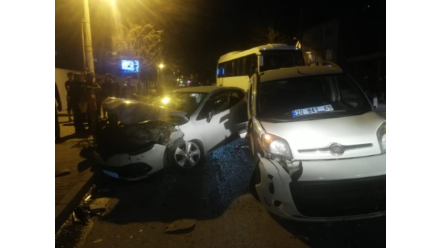 Denizli'de trafik kazası: 4 yaralı