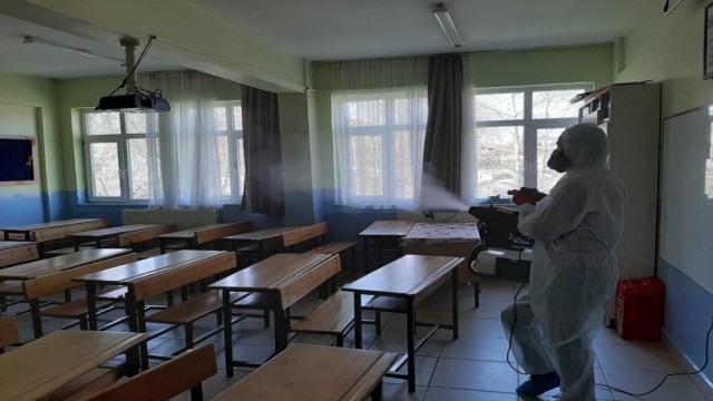Sakarya’da okullar korona virüs tehdidine karşı dezenfekte edildi