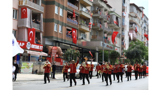 Denizli 23 nisan coşkusunu büyükşehirle yaşadı