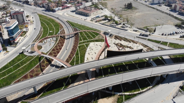 Denizli’nin cadde ve sokaklarının bomboş hali havadan görüntülendi