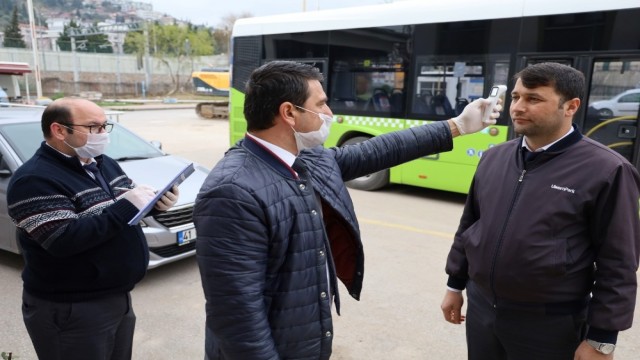 Kocaelide vatmanlar ve şoförler ateşlerini ölçtürmeden yola çıkamıyor