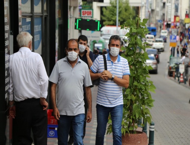 Artvinde artan Covid 19 vakalarının ardından maske takmak zorunlu hale geldi